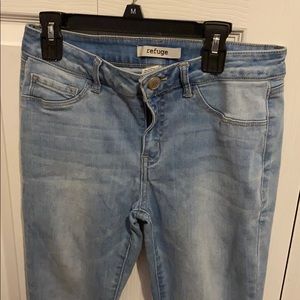 Refuge size 6 used light blue jeans
